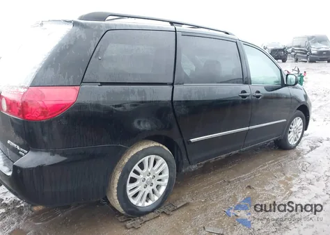 2008 Toyota Sienna Limited z USA, uszkodzony, nr VIN 5TDBK22C08S018318